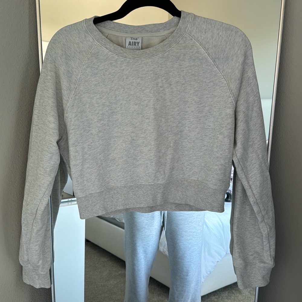 Aritzia TNA airy fleece